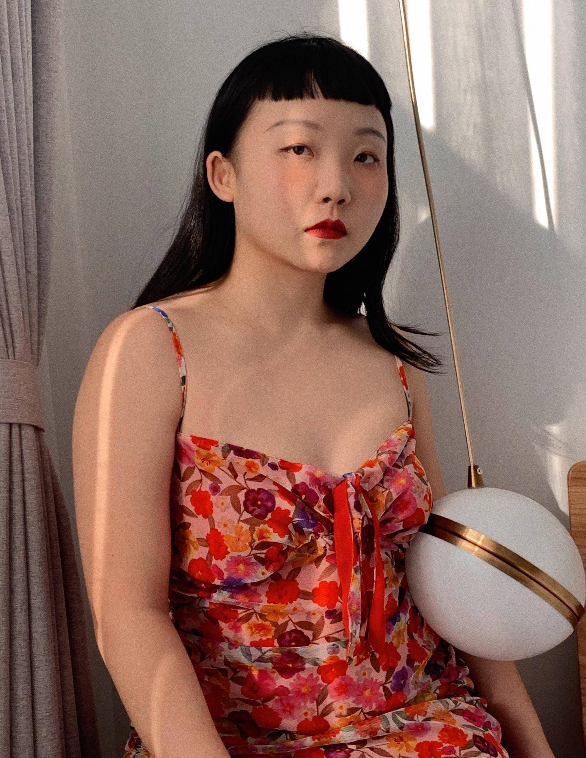 yamy|yamy代言眼线笔，有人骂有人赞，我们就该活成别人的标签吗？