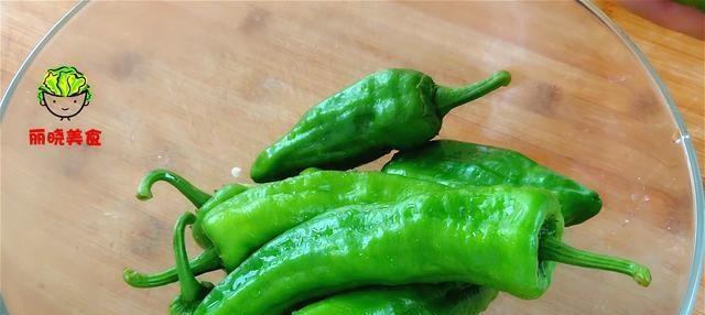 青椒炒肉丝简单做法窍门 b1f3d0912cfc4613ad4ba8981d96e2f4.jpeg