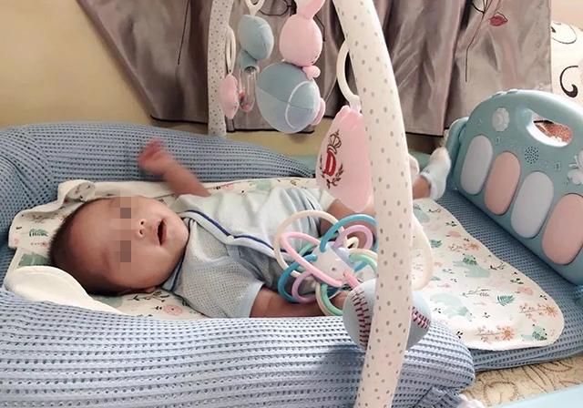 婴儿|父母需了解！婴儿睡梦中“猝死”？“蒙被综合征”成最大威胁