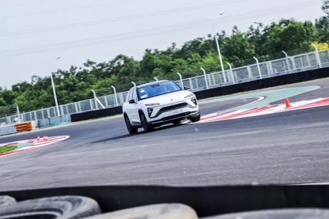 蔚来|蔚来，不再慌了？