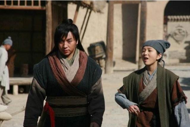 被亲爹吸血多年,还被嘲“长残”,如今的释小龙终于活出自我?