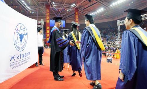 张韫喆|26岁硕士重新高考，亲友骂其“疯子”，他却落泪：终于等到这一天