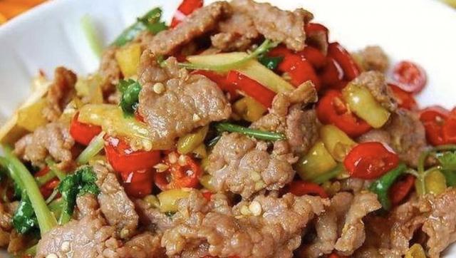 牛肉炒什么菜最搭小炒牛肉 9560598d9f7a4affb90880a2d208f2d3.jpeg