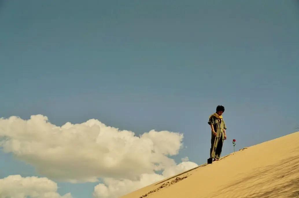 梦境解析,我梦见爬很陡立的山,结果我抱着石头一块飘飘然的落地了一点也没 梦境解析,我梦见爬很陡立的山,结果我抱着石头一块飘飘然的落地了一点也没