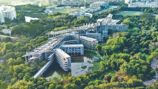 大学|录取啦！文科生不配读公办大学？