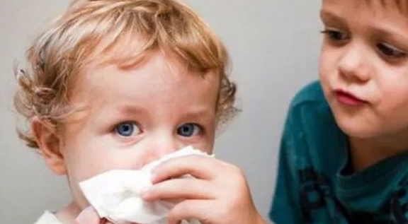鼻涕|宝宝流鼻涕可不一定就是感冒! 四种不让宝宝流鼻涕的方法等你学~