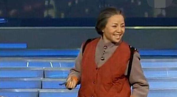 春晚小品排名2020_2020春晚主持阵容令人期盼,这些“老牌“主持人,谁彻底