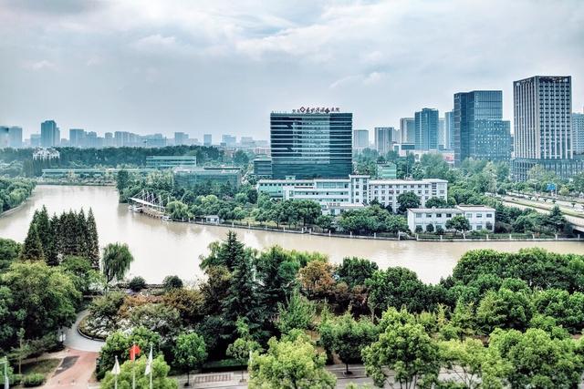 温州的gdp有水分_温州有标志性的建筑物(2)