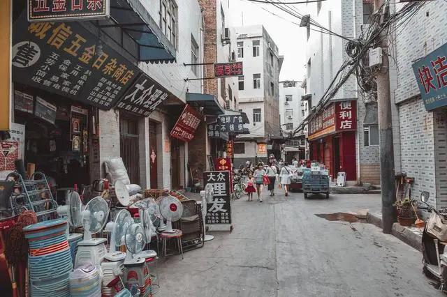 中国最大的城中村是哪里 f8188cbfbd644d638831f2d3b01157f1.jpeg