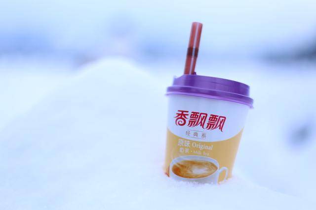 亏损|绕地球1圈成历史，疫情、喜茶们的暴击下，杯装的香飘飘要悲壮？