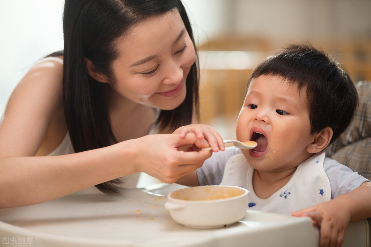 小孩一岁四个月了,该给孩子吃什么饭?