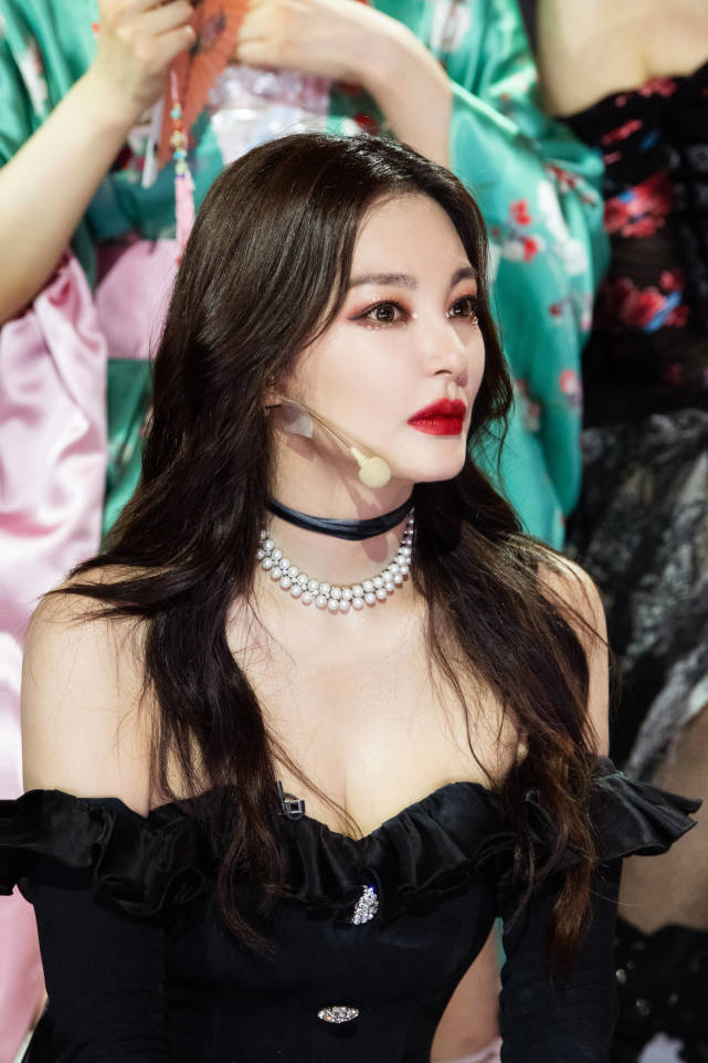 营销|原创三天上了五次热搜,张雨绮跳舞有进步?她的实力成谜