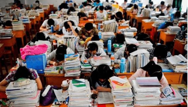 学霸怒怼:“我考上清华,跟学校有什么关系?” 学霸怒怼:“我考上清华,跟学校有什么关系?”