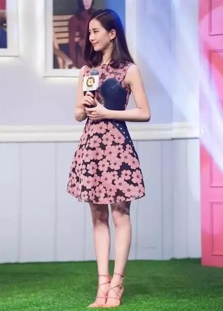 女神|刘诗诗近照曝光,肌肤细嫩一点皱纹没有,果然是冻龄女神!