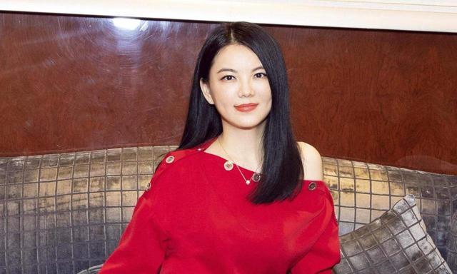 不理会丈夫道歉，李湘晒出家里“新成员”宠物