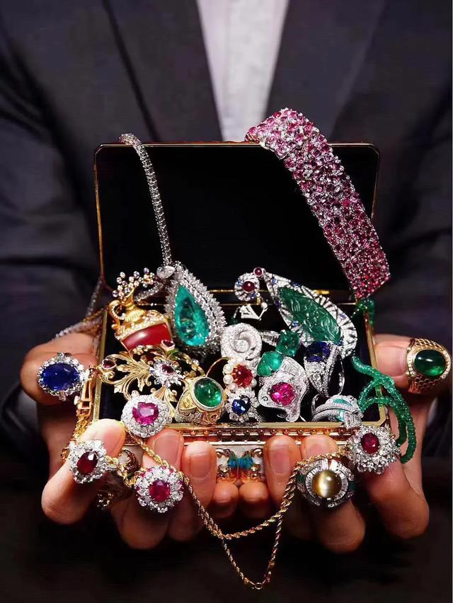 珠宝|30+？50+？女人到了多少岁，才能活出真正的自己？