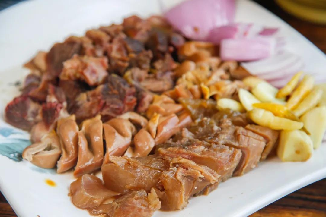这家全驴馆要请全许昌人吃驴肉!