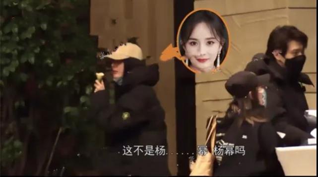 被曝同居试婚后，杨幂频晒片场照超敬业，魏大