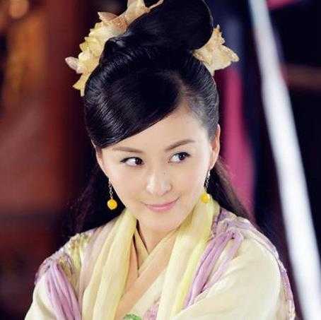 如来|难怪如来都不敢动观音，你看她的贴身侍从是谁？