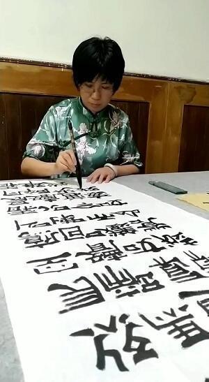 生活|闫婷然，2020年最具有影响力的艺术家