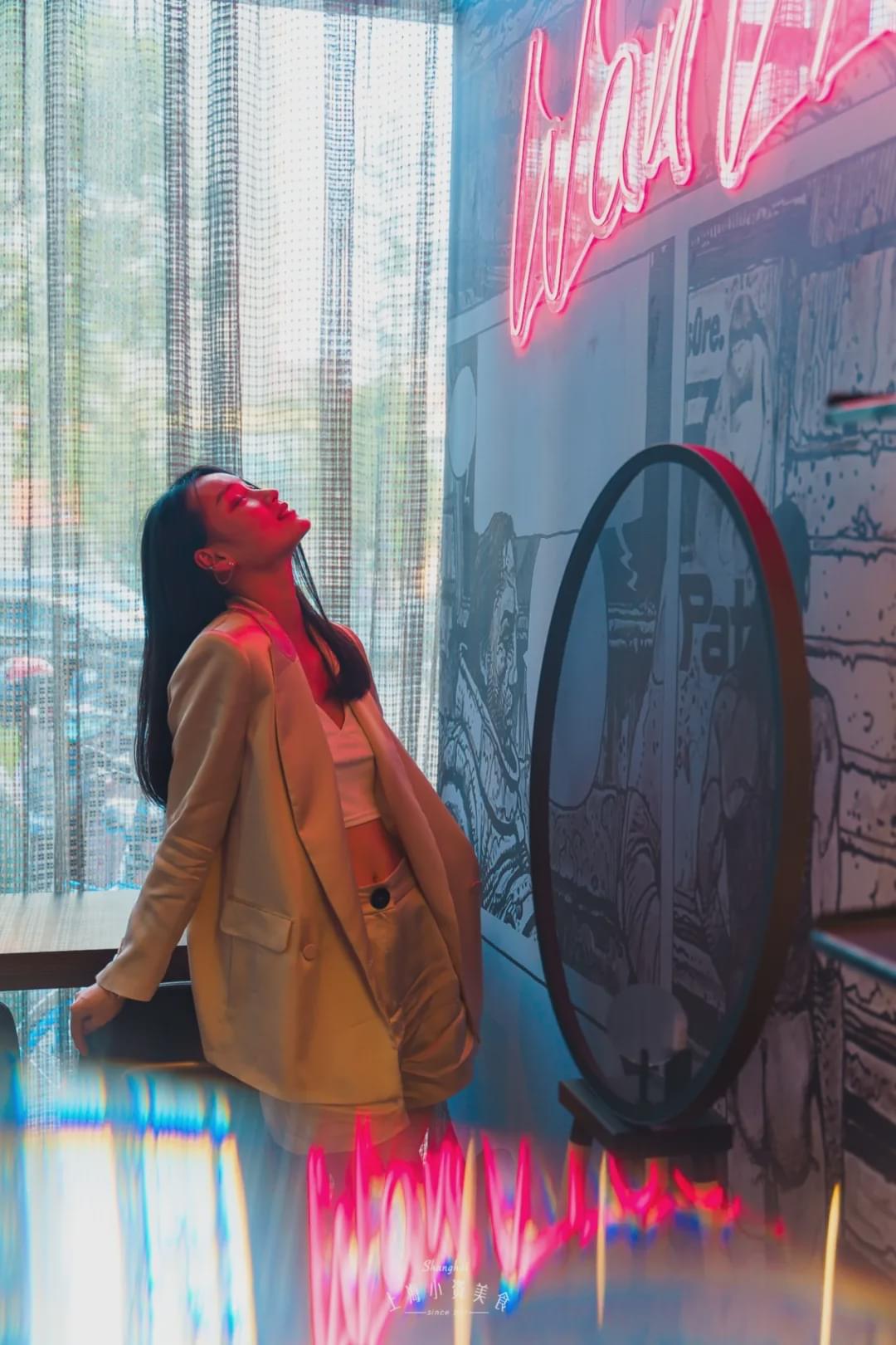 赛博|24H不打烊，赛博朋克复合咖啡空间太时髦！