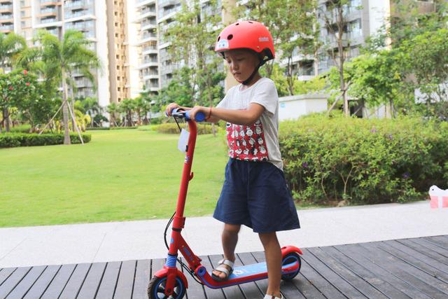 最快电动滑板车 470a98e8c51041fba278f1ff68b991ff.jpeg