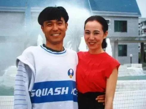 一生受尽尊崇的谢园,结婚22年,无儿女送终,留下邱悦孤苦无依