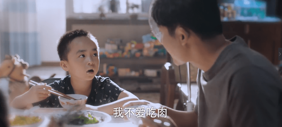 子秋从小身高没优势但遗传没问题还爱打篮球分析原因让人心疼