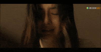 杨颖|原创这样的演技也能夸上热搜？的确有进步，但也难以服众