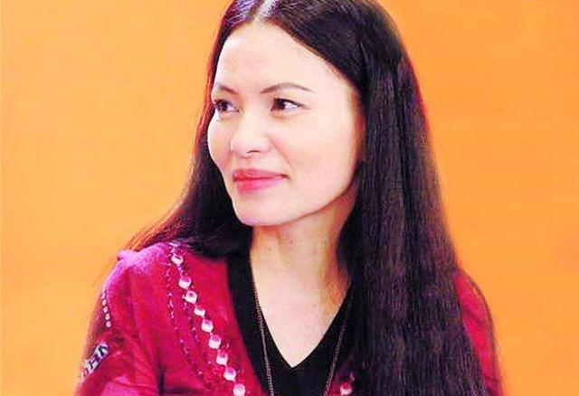 歌后潘越云:曾是歌坛神话,却被丈夫诋毁赔了800万,前程尽毁_音乐
