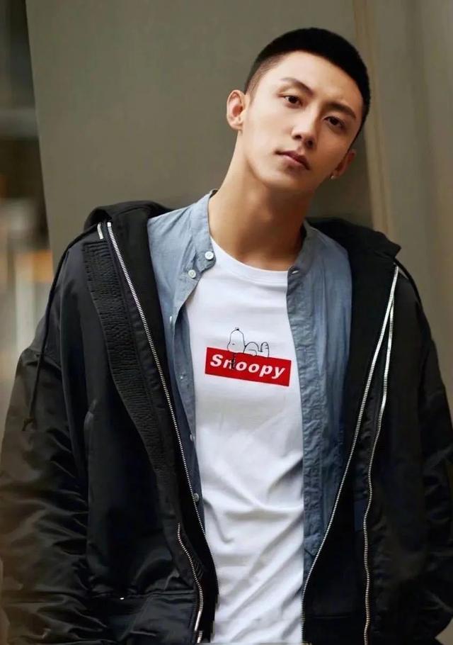 寸头是最检验颜值的发型?看男明星谁的寸头最帅,答案你意想不到