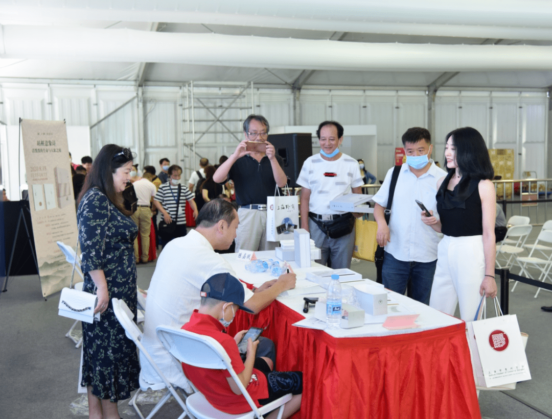 中国|澄明入心 一诗一吟—上海市贵州商会与三联书店联袂打造“站桩意向诗”发布会