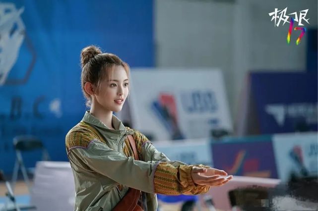 队友|原创刚出道，杨超越和队友就被质疑是“塑料姐妹花”？