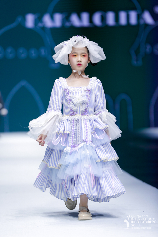 城堡|KAKALOLITA亮相中国国际儿童时尚周 演绎“城堡里的精灵”