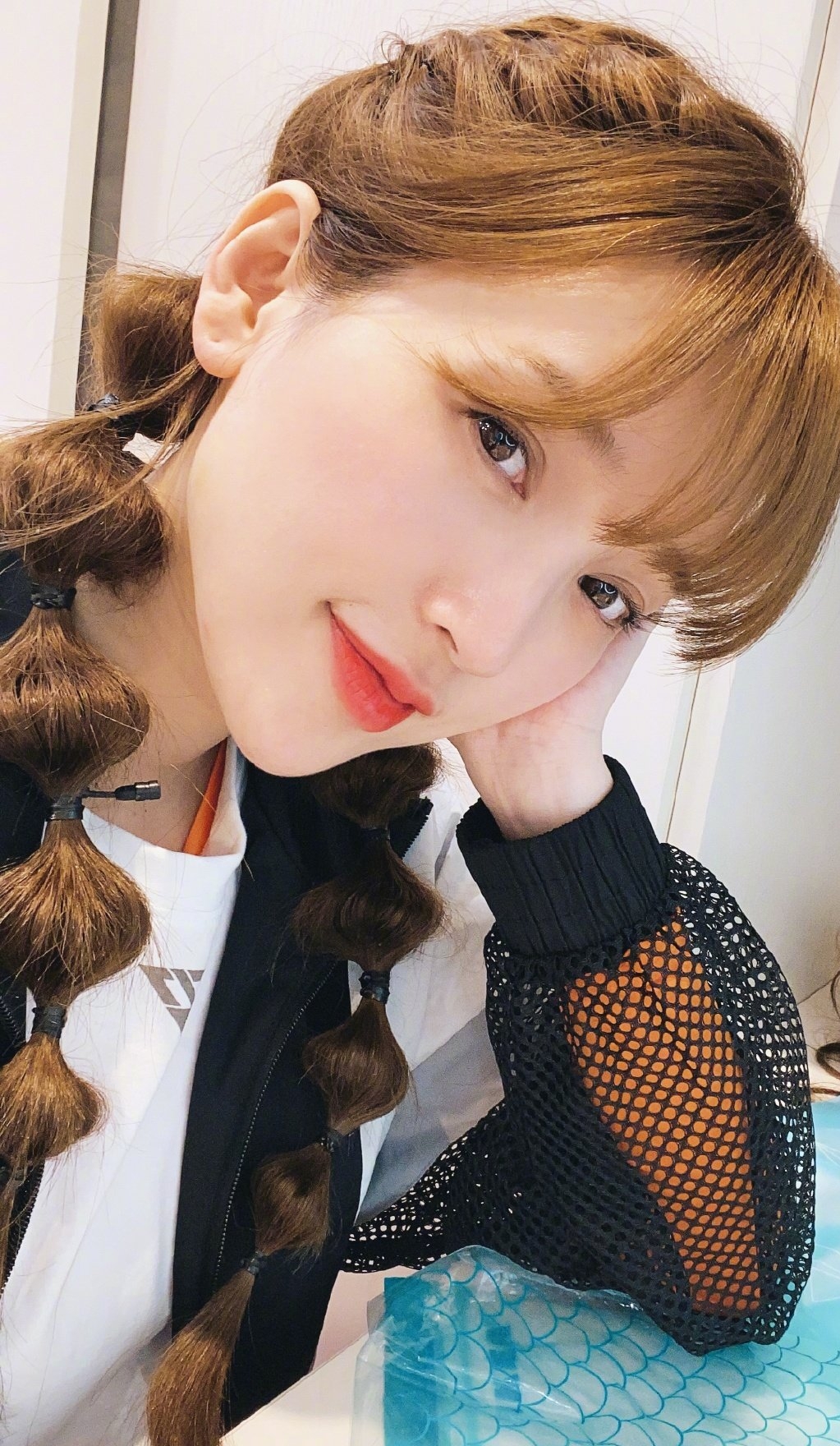 少女|初秋悄悄火了一种发型,甜美可人的麻花辫,提升造型女人味