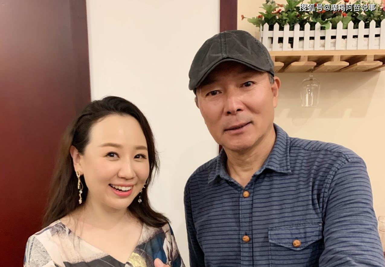 原创"影帝"谢园去世,和二婚老婆恩爱22年无儿女,葛优梁天悲痛送别