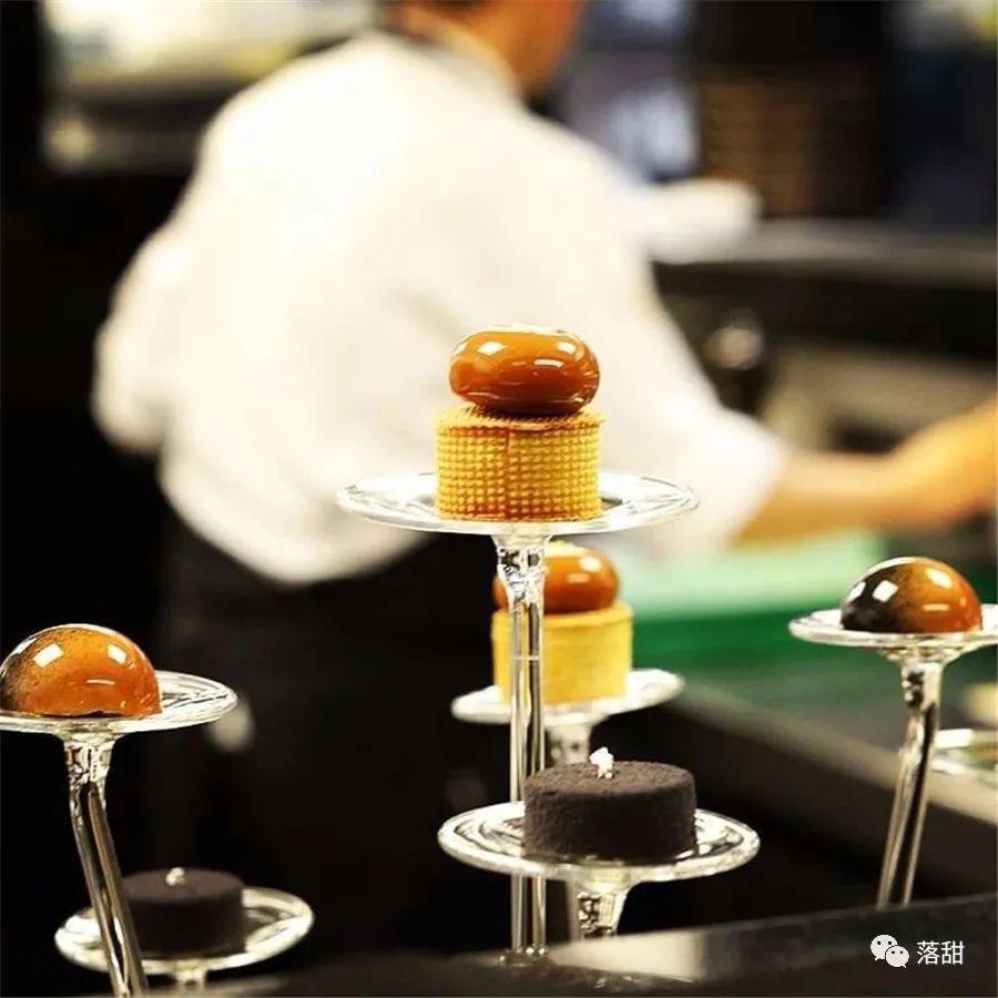 杂谈|杂谈 | 你会不会在乎：盘子和甜品配不配？