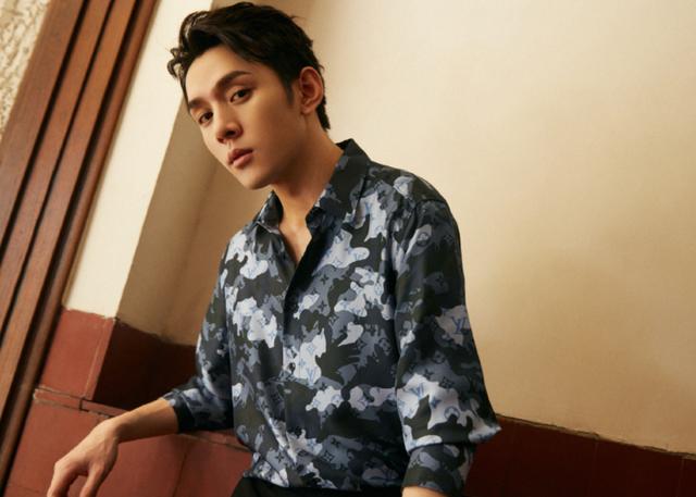 视频|如何看待李佳琦“出巡”，保镖推路人让道？