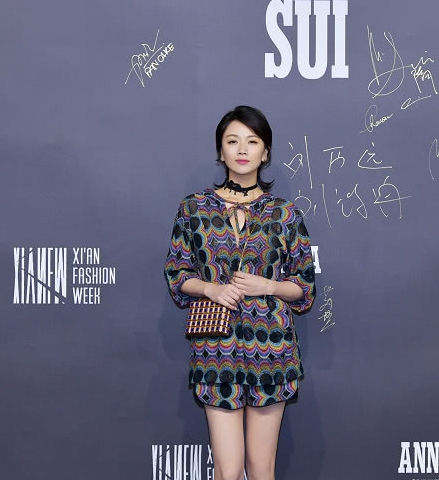 曹曦文|80后“小刘涛”在扮嫩,而90后徐璐却装老成,难怪不温不火?