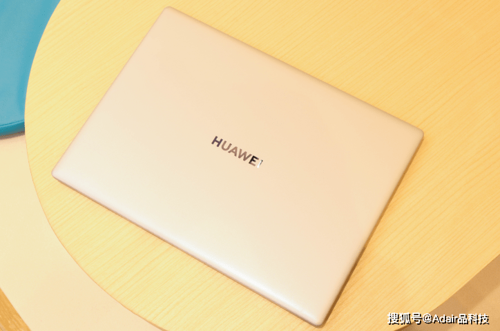 测评盘点|华为MateBook X图赏：精致轻盈，你的贴身互联之窗