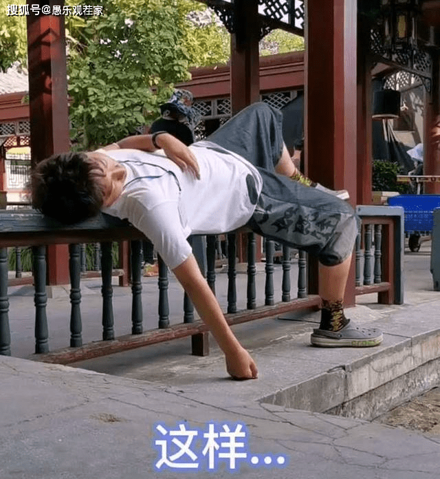 陈大愚|原创66岁陈佩斯发视频吐槽儿子，不干活只知道睡觉，网友：30岁仍啃老