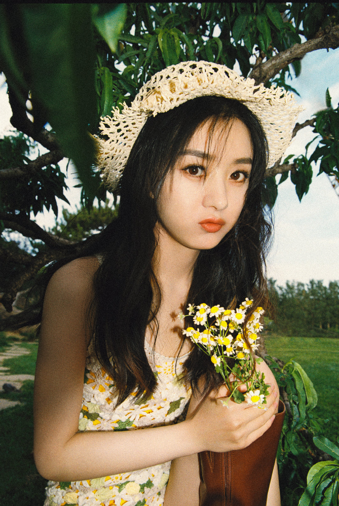 精灵|赵丽颖森系大片变身林间精灵，现在的她，和少女时期有什么不同？