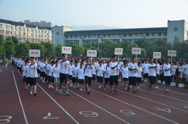 昭通经济总量_昭通苹果图片(2)
