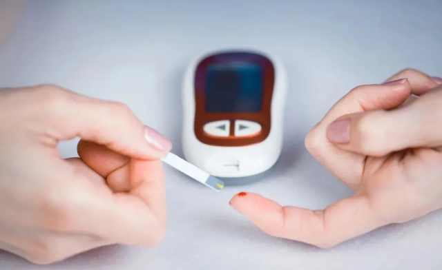 医生怎么取出灯泡糖 e3ce57e856f84dbcae4e26fe10ba741f.jpeg