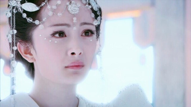 白衣|原创《斛珠夫人》新路透，杨幂白衣如同仙女，比当年夕瑶都要令人惊艳