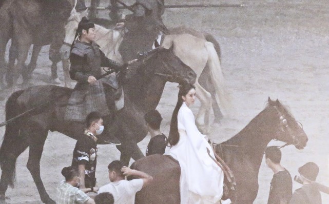 白衣|原创《斛珠夫人》新路透，杨幂白衣如同仙女，比当年夕瑶都要令人惊艳