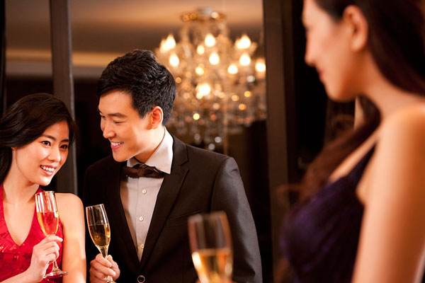 疫情|一阵“轻奢”风刮进餐饮界，为何白领爱打卡？