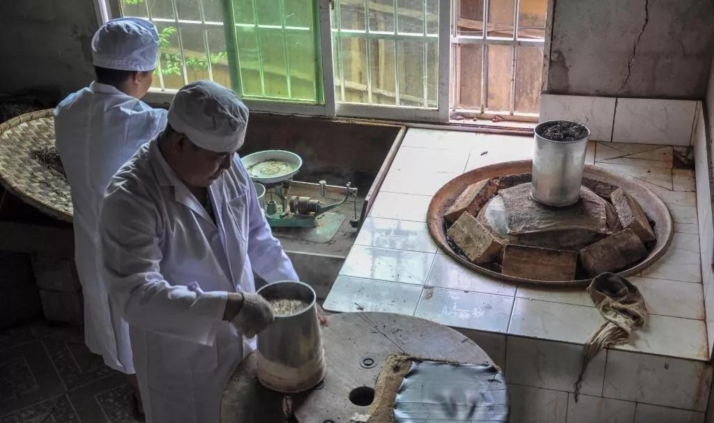 铁桶|【入门干货】普洱茶压饼工艺详解