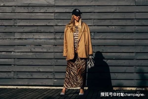 配饰|平平无奇的黑白灰，要怎么搭得啧啧称奇？