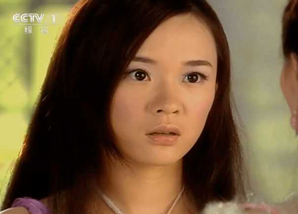 显得|曾胖成男友两倍宽的蒋欣，怎么突然瘦成这样了…